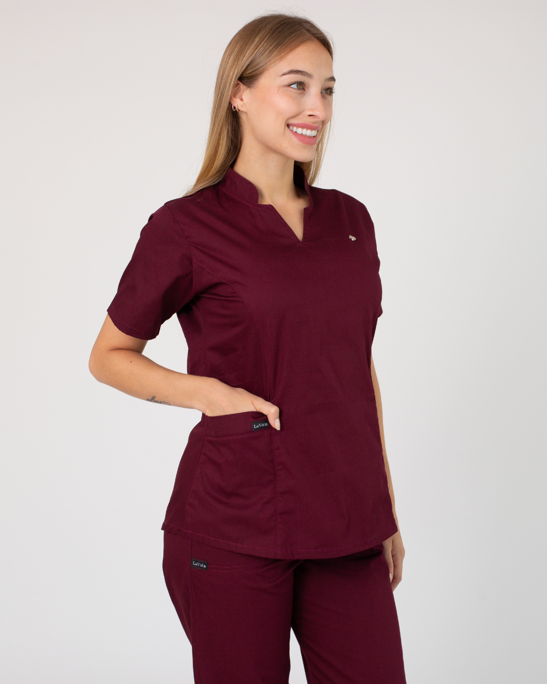 Scrub Paula color bordó