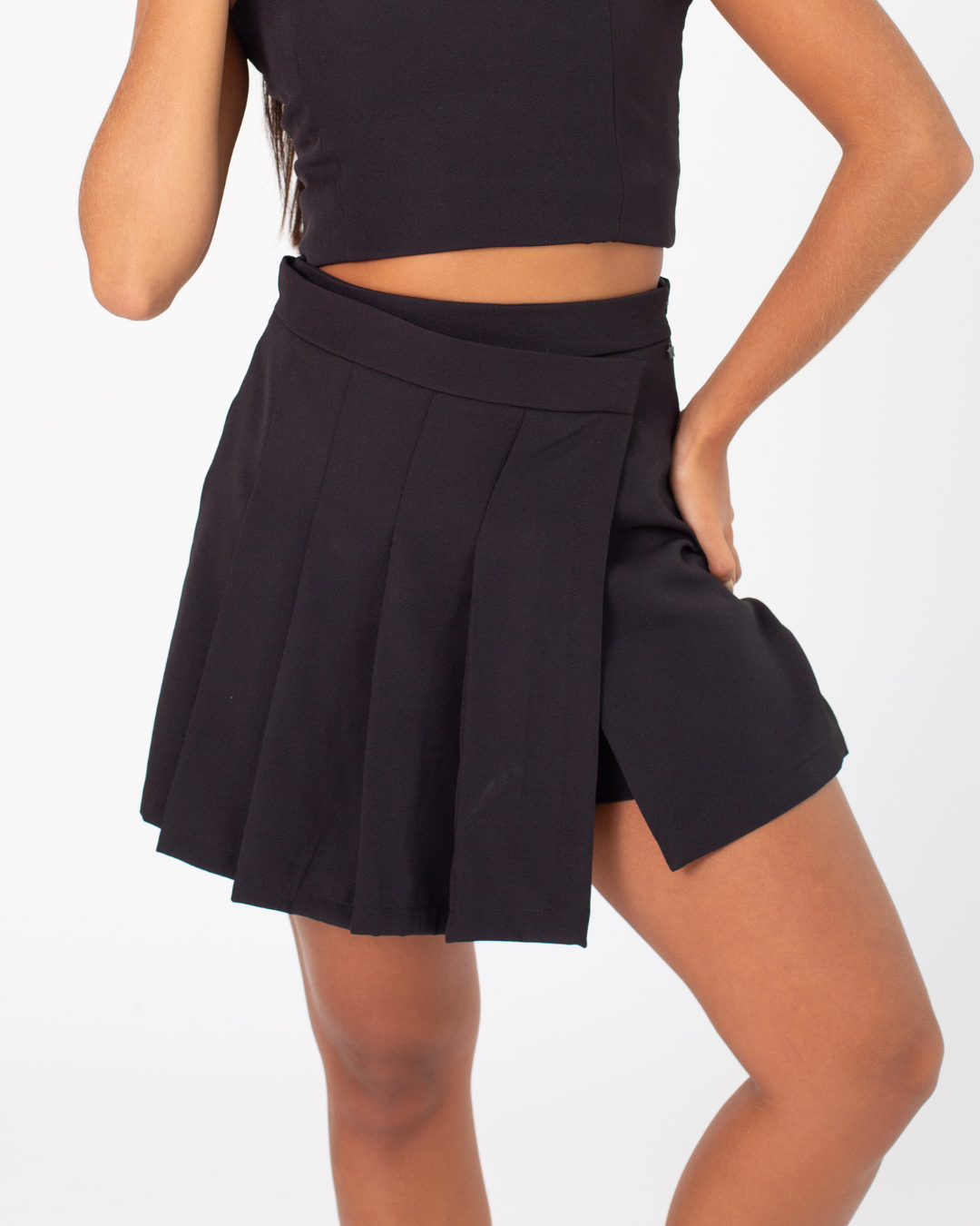 Short Pollera Kiara color negro – LA VID