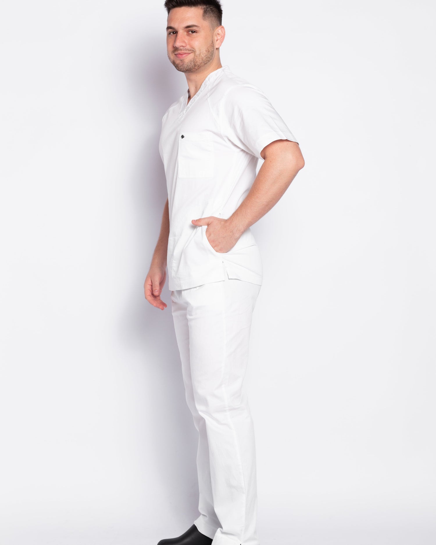 Scrub masc cuello V - Blanco