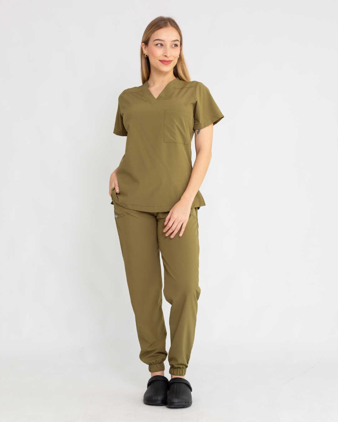 Scrub Luxo color verde musgo