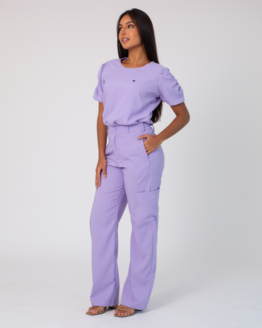 Scrub Leslie color lavanda