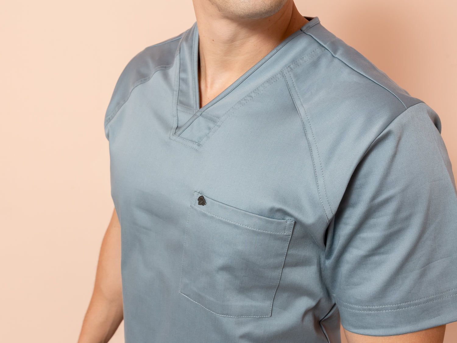 Scrub Masc cuello V - Gris