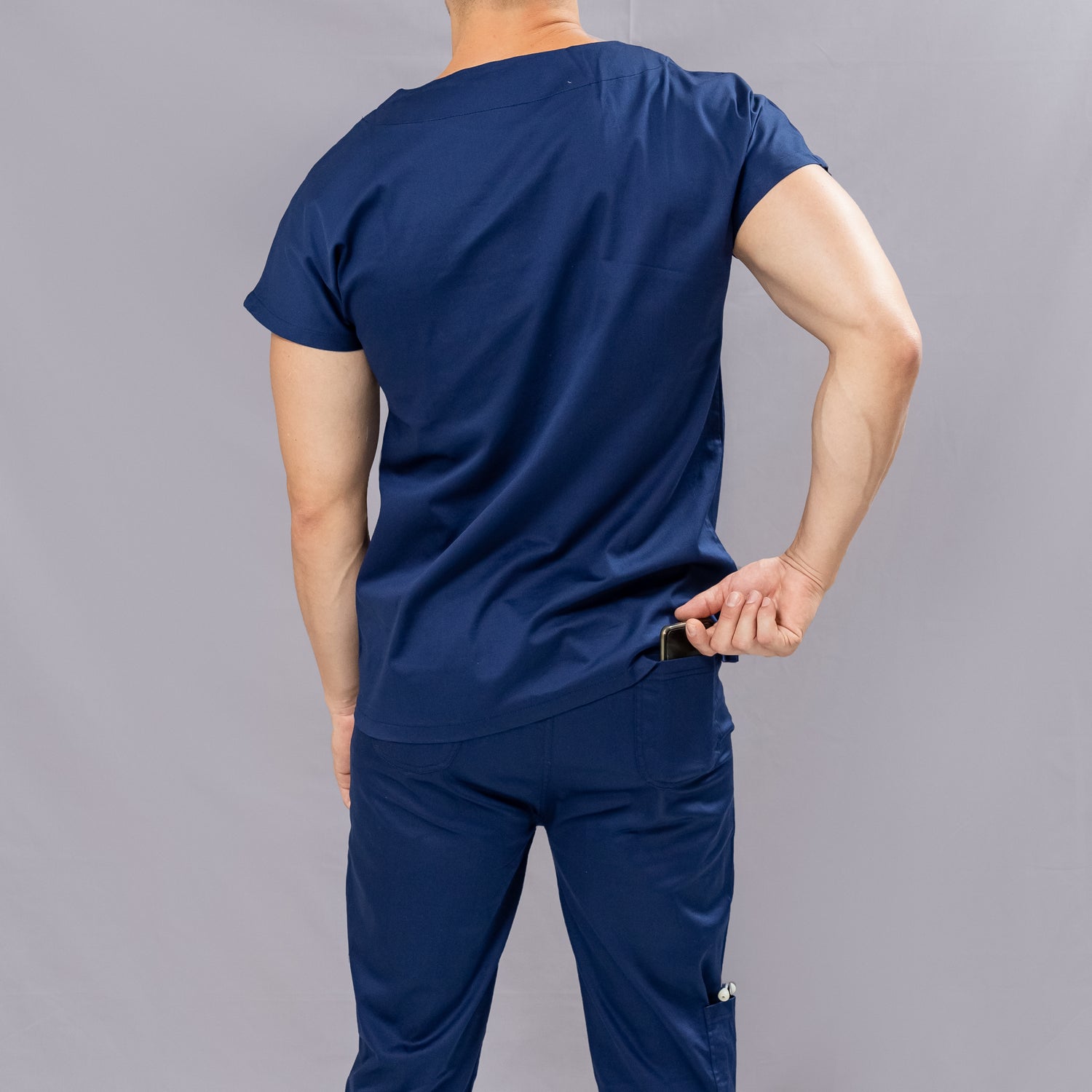 Scrub Masc cuello O - Azul Marino